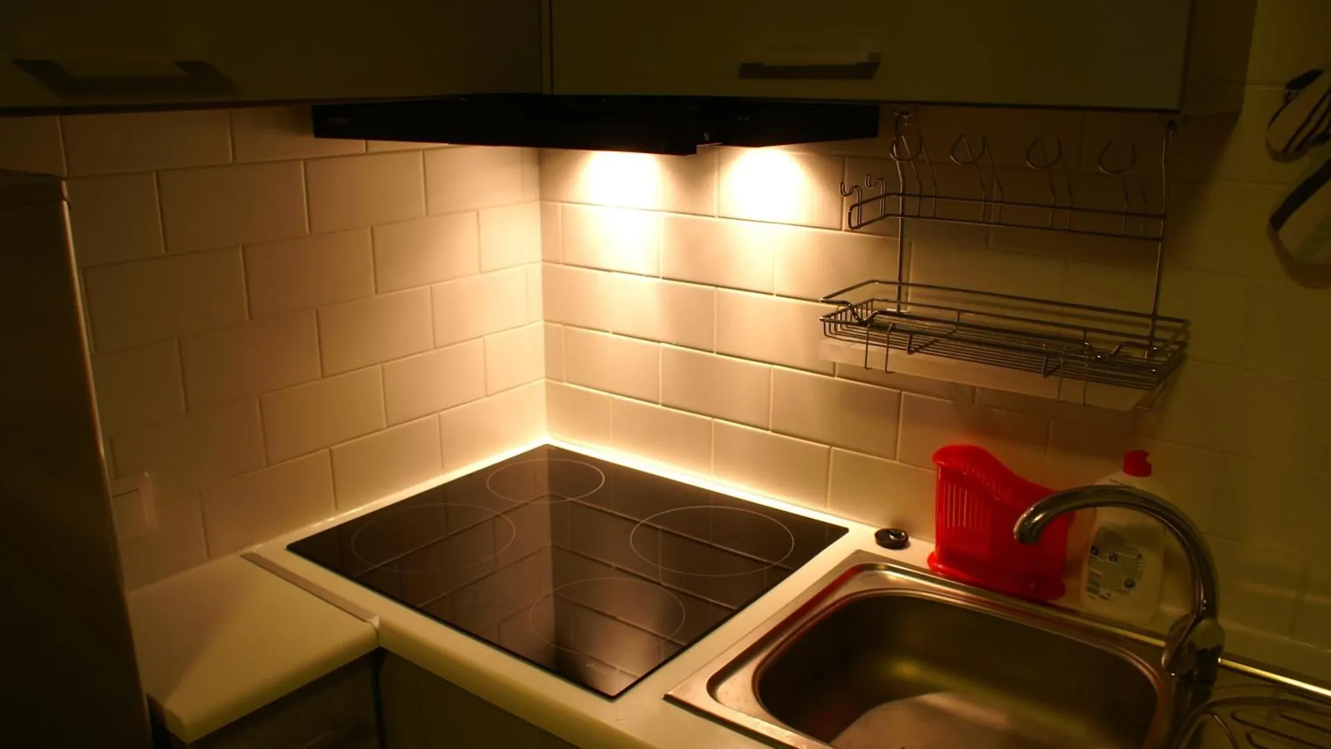 Pleasant Private And Fully Equipped Apartment With Private Parking Space Close To District Kazimierz Krakov 0*,