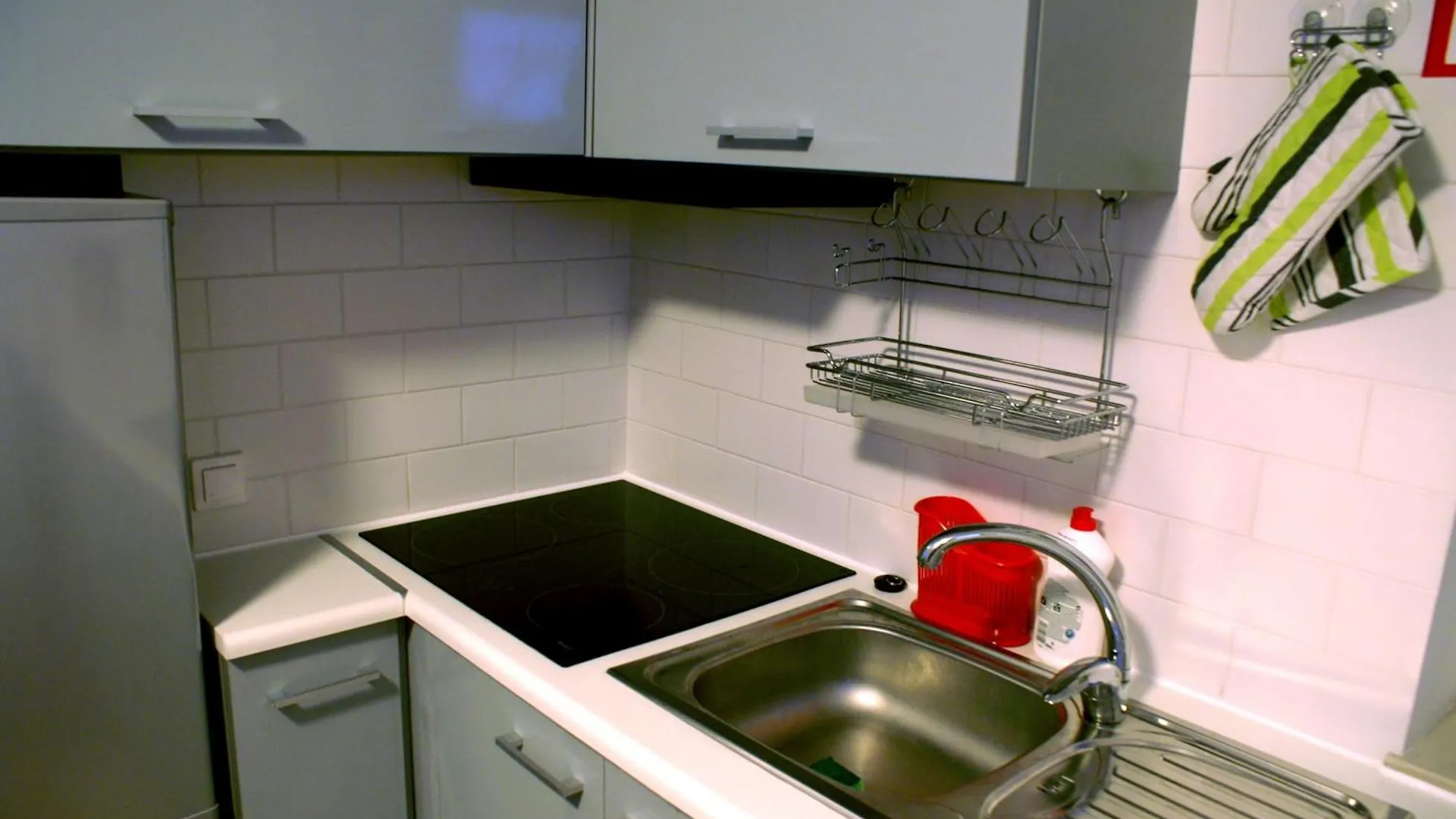 Pleasant Private And Fully Equipped Apartment With Private Parking Space Close To District Kazimierz Krakov Polsko