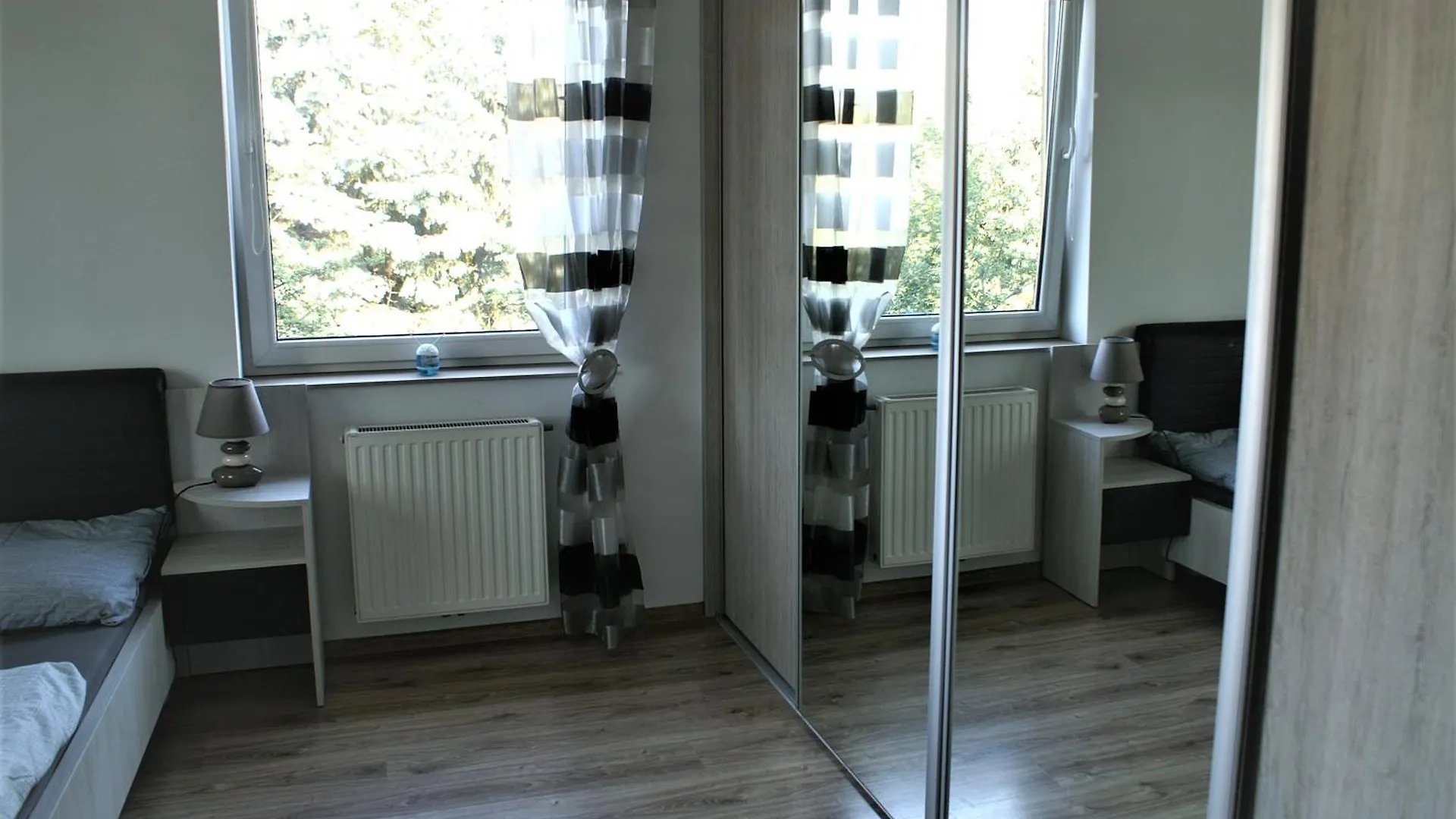 Pleasant Private And Fully Equipped Apartment With Private Parking Space Close To District Kazimierz Krakow Poland